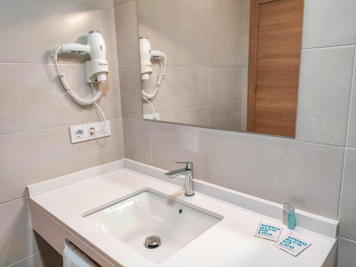 Hostal Oleo Auto Check-In Santander Zewnętrze zdjęcie