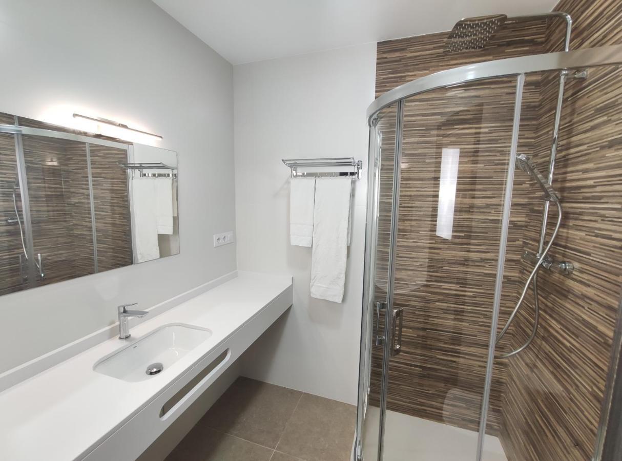 Hostal Oleo Auto Check-In Santander Zewnętrze zdjęcie