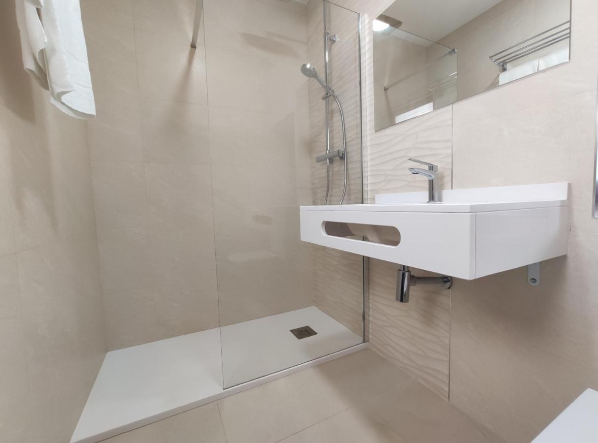 Hostal Oleo Auto Check-In Santander Zewnętrze zdjęcie