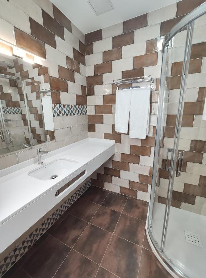 Hostal Oleo Auto Check-In Santander Zewnętrze zdjęcie